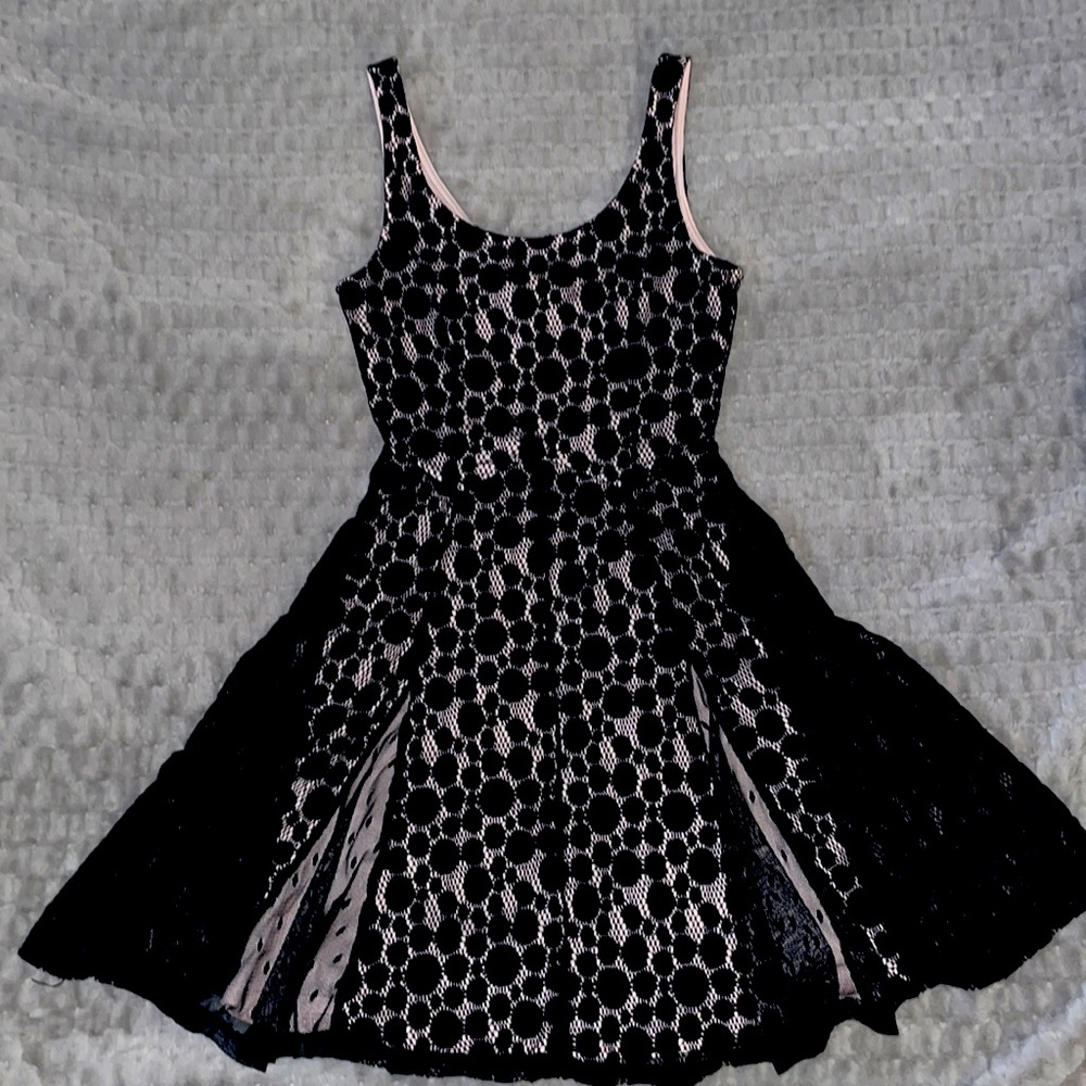 black Minnie rocks the dots dress!